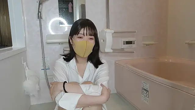 Snapshot of minami_room chatting on June 8, 4:46 am minami room online show from June 8, 4:46 am