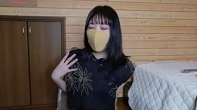 Snapshot of minami_room chatting on June 18, 12:31 pm minami room online show from June 18, 12:31 pm