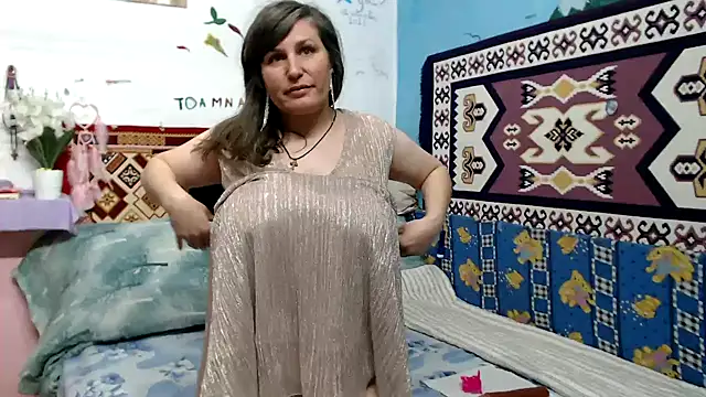 Snapshot of Adelinemilf chatting on April 30, 12:33 pm Adelinemilf online show from April 30, 12:33 pm