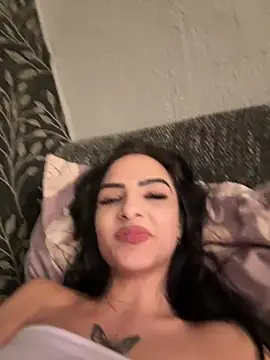 Evelin199 online show from April 6, 6:31 pm