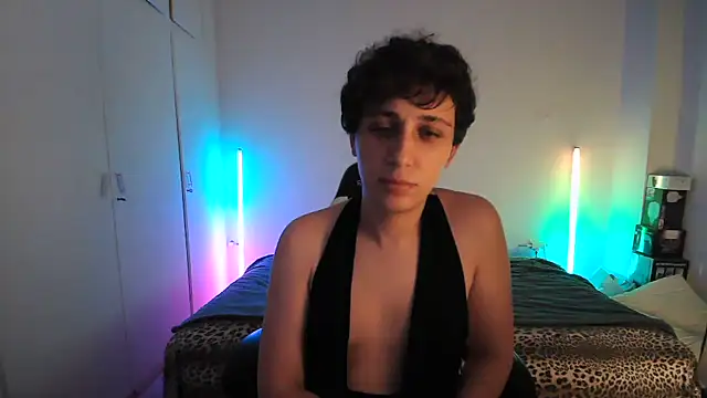 HoneyValentine online show from June 26, 6:45 pm