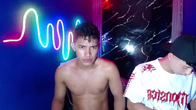 jamescurly00 online show from April 11, 7:13 am