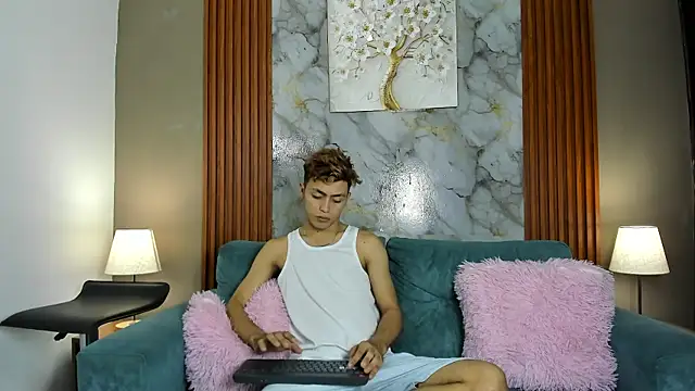 AVENGER BOYS2026 online show from March 2, 7:32 pm