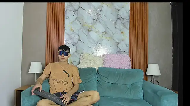 Snapshot of AVENGER_BOYS2026 chatting on June 8, 7:14 pm AVENGER BOYS2026 online show from June 8, 7:14 pm