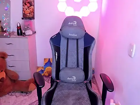 emillyaqua online show from March 20, 10:14 pm