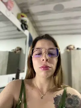 NatalyPinky online show from May 15, 11:34 pm