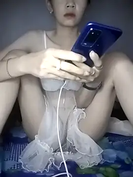 -Nicole-e online show from January 13, 12:49 am