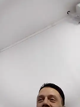 RAFAELQUINTEROSCAVALHEI online show from April 6, 3:57 pm