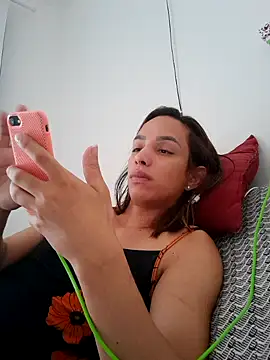 ofjuliaa online show from February 14, 5:10 pm