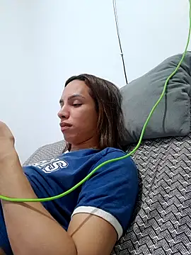 ofjuliaa online show from February 19, 2:29 am