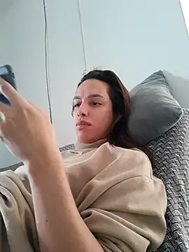 ofjuliaa online show from May 25, 2:34 pm