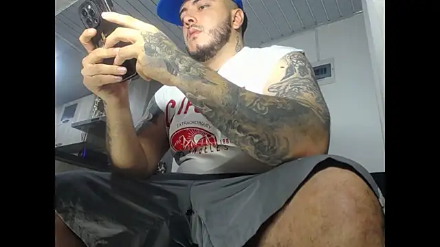 Snapshot of Nero_VanHelsing chatting on March 27, 8:26 am Nero VanHelsing online show from March 27, 8:26 am