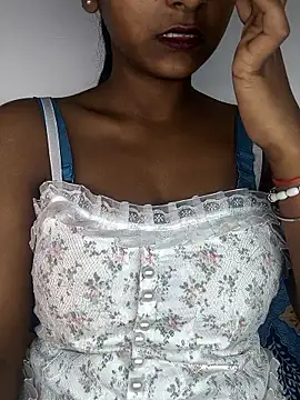 Snapshot of Royal-girl78 chatting on January 9, 3:48 pm Royal-girl78 online show from January 9, 3:48 pm