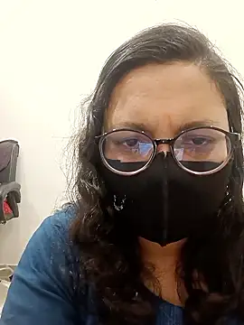 piryasharma005 online show from January 7, 12:18 pm