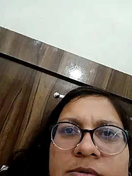 piryasharma005 online show from February 2, 7:23 pm