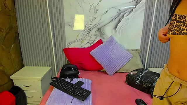 miarose 69 online show from April 15, 2:18 am