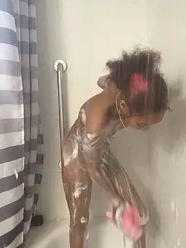 Tamiii420 online show from March 31, 3:56 pm