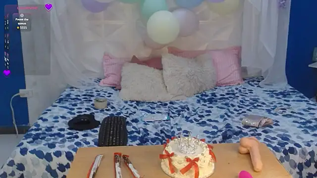 esmeralda cuisman online show from March 1, 11:56 am