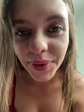 Snapshot of MARiana2619 chatting on April 1, 7:00 pm MARiana2619 online show from April 1, 7:00 pm