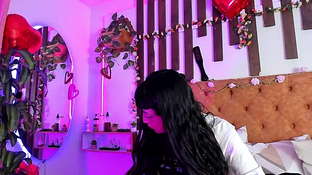 Snapshot of MeowMota_ chatting on February 20, 6:19 pm MeowMota online show from February 20, 6:19 pm