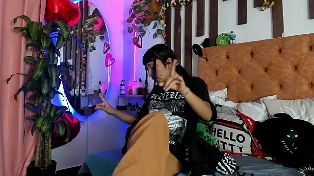 Snapshot of MeowMota_ chatting on February 26, 7:02 pm MeowMota online show from February 26, 7:02 pm