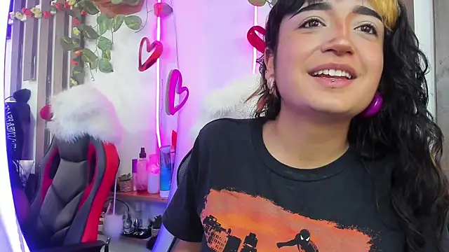 Snapshot of MeowMota_ chatting on June 11, 7:56 pm MeowMota online show from June 11, 7:56 pm