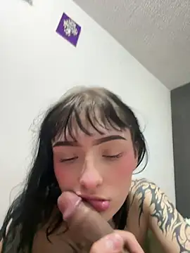 dulce-katt online show from April 14, 4:07 am