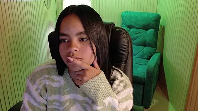 SofiaMante  online show from March 25, 9:21 pm