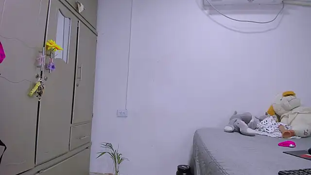 vennuss19 online show from April 8, 12:32 am