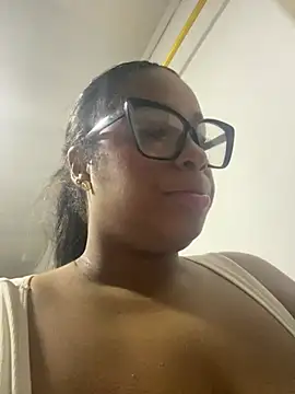 Snapshot of NataliaMillers chatting on June 14, 3:52 am NataliaMillers online show from June 14, 3:52 am