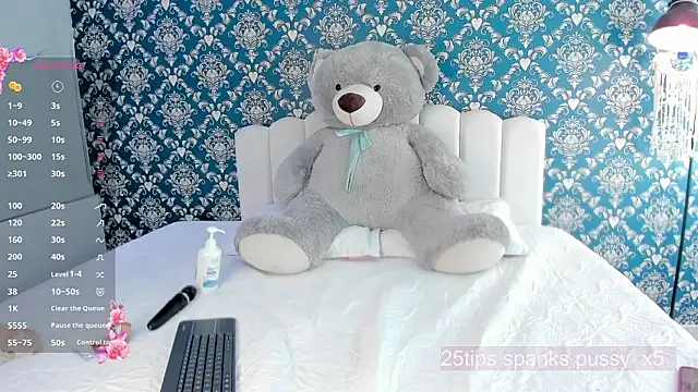 Snapshot of Chaotic_star chatting on February 13, 3:35 am Chaotic star online show from February 13, 3:35 am