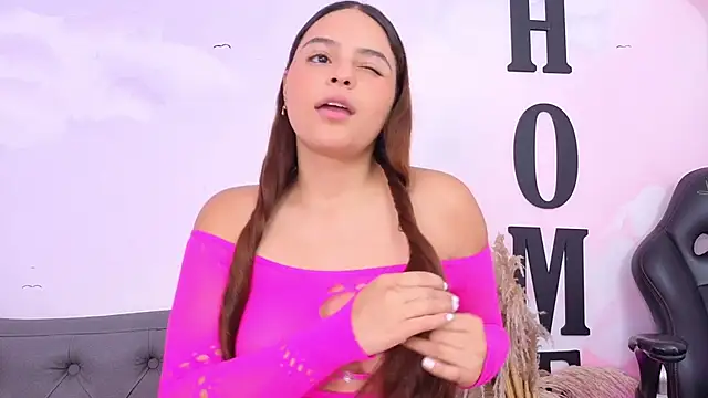 ArianaVyx online show from January 8, 11:45 am