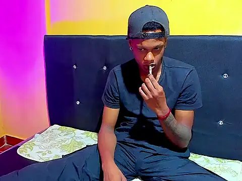 Snapshot of aunstin_mohamme chatting on January 14, 5:02 am aunstin mohamme online show from January 14, 5:02 am