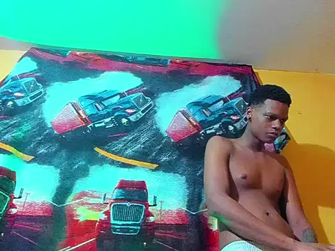 aunstin mohamme online show from February 10, 4:38 am