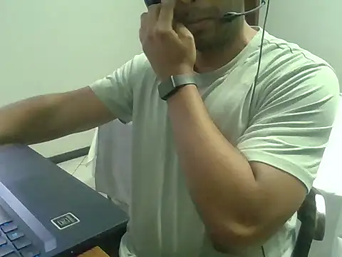 ishowumybest online show from January 6, 11:29 pm