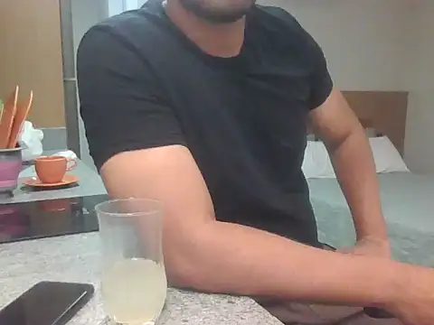 ishowumybest online show from January 9, 10:33 pm