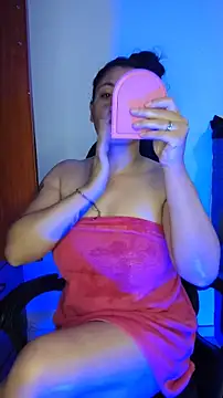 Snapshot of Girl_kataleya10 chatting on January 15, 10:57 pm Girl kataleya10 online show from January 15, 10:57 pm