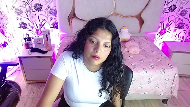 TATTI TAY online show from February 18, 7:32 pm