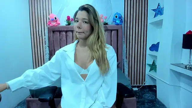 DanielaSilva  online show from January 15, 7:39 pm