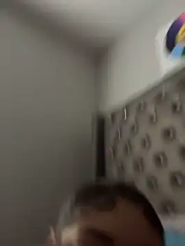 hispinkfreak219 online show from March 8, 2:10 pm