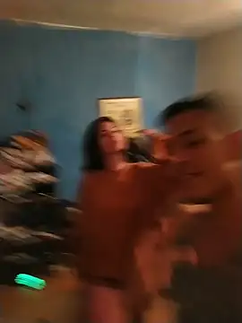 Chiquitoperopeligroso4 online show from January 15, 7:02 am