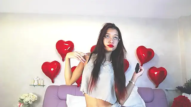 ChloeRosen online show from February 7, 8:12 pm