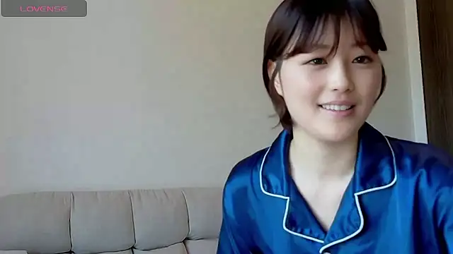 isshiki00 online show from May 17, 2:09 am