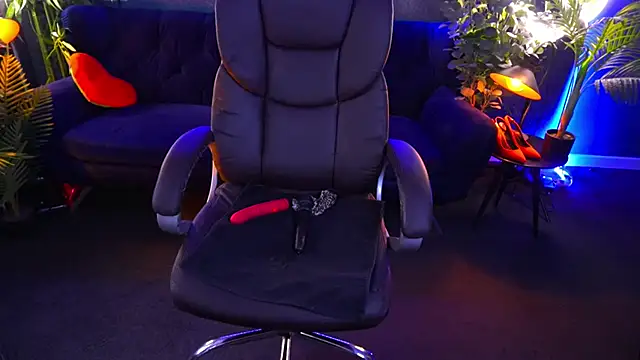 Dafni Monn online show from February 25, 12:55 pm