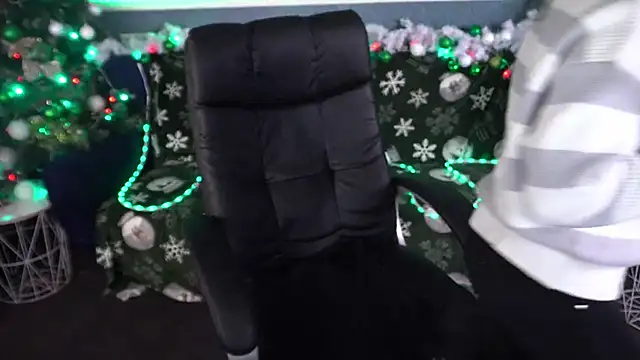 Dafni Monn online show from December 16, 6:40 am