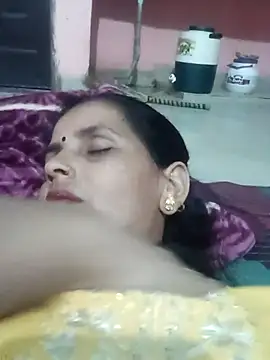 Snapshot of Hasmi_hot09 chatting on May 18, 5:52 pm Hasmi hot09 online show from May 18, 5:52 pm