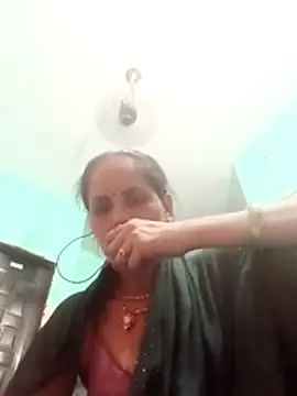 Snapshot of Hasmi_hot09 chatting on May 24, 4:56 pm Hasmi hot09 online show from May 24, 4:56 pm