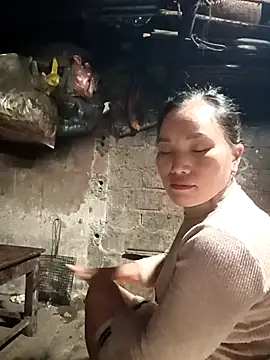 Snapshot of yu--yo chatting on February 6, 1:03 pm yu--yo online show from February 6, 1:03 pm