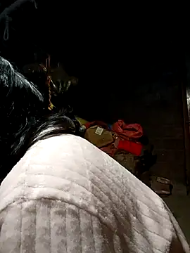 Snapshot of yu--yo chatting on February 9, 11:31 pm yu--yo online show from February 9, 11:31 pm