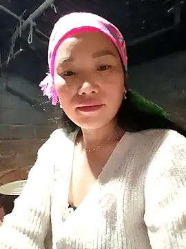 Snapshot of yu--yo chatting on February 12, 12:16 am yu--yo online show from February 12, 12:16 am